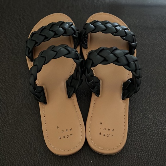 Sandals - Picture 4 of 4